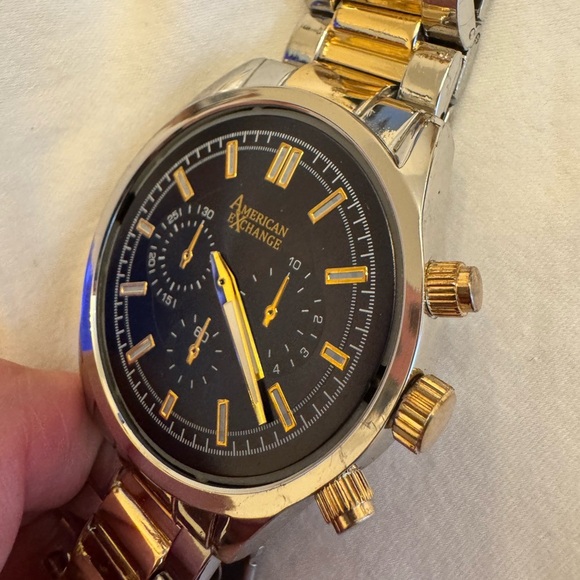 American Exchange Two-Tone Watch for Parts/Repair – Missing Dial & Crystal - Picture 3 of 8